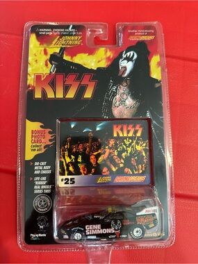 KISS toy car packaging